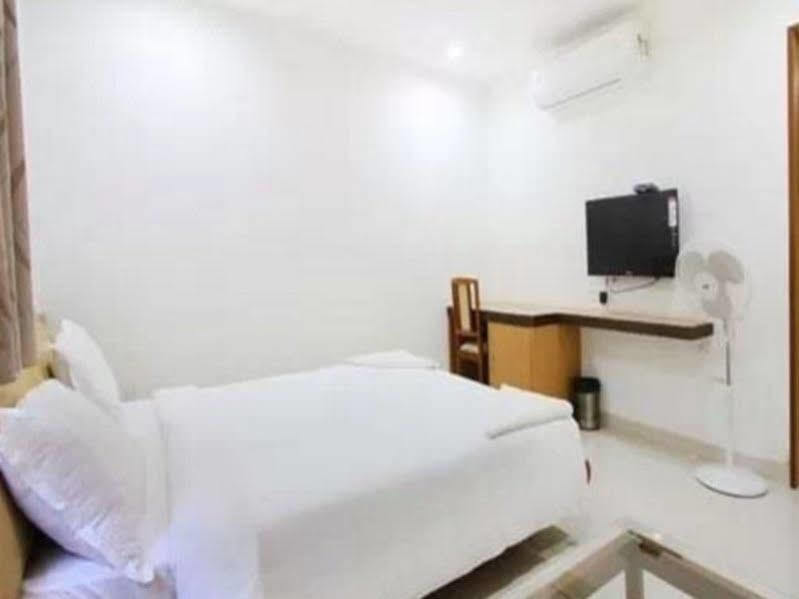Fabhotel Syberitic Suites Gachibowli - Fully Vaccinated Staff Kondapur  エクステリア 写真