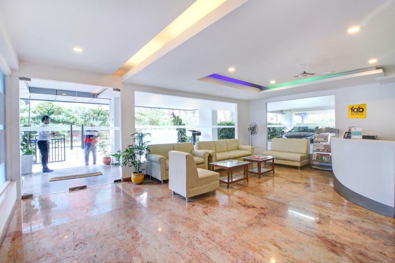 Fabhotel Syberitic Suites Gachibowli - Fully Vaccinated Staff Kondapur  エクステリア 写真